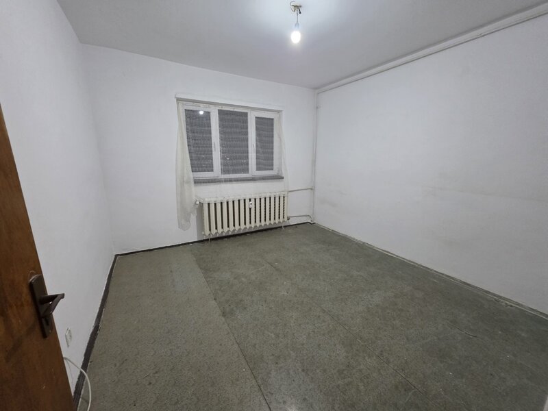 Jean Steriadi, 15 minute metrou 1 Decembrie 1918, pe Buhusi, bloc 1980