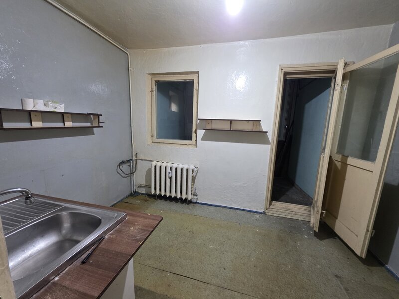 Jean Steriadi, 15 minute metrou 1 Decembrie 1918, pe Buhusi, bloc 1980