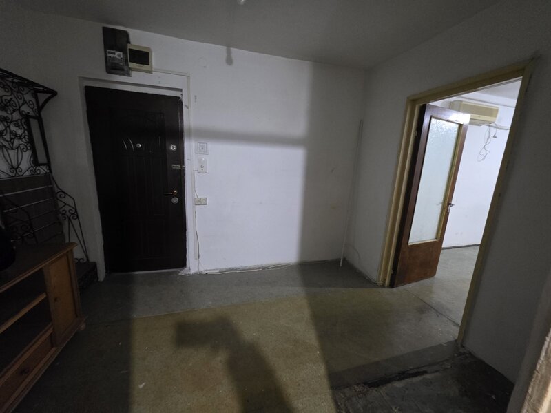 Jean Steriadi, 15 minute metrou 1 Decembrie 1918, pe Buhusi, bloc 1980