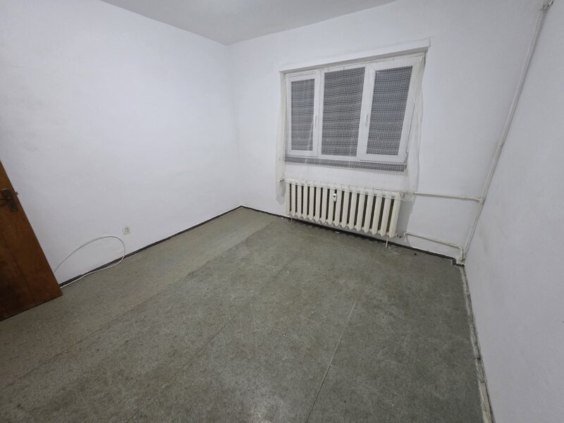 Jean Steriadi, 15 minute metrou 1 Decembrie 1918, pe Buhusi, bloc 1980